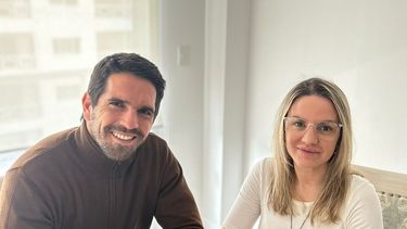 ENCUENTRO DE CARA A OCTUBRE Juan Martín Tito junto a Carolina Píparo.