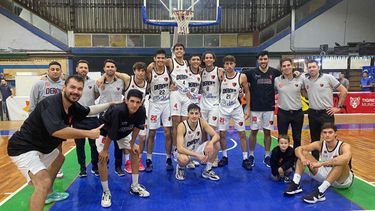 Presidente Derqui encabeza su grupo con 12 triunfos en 13 partidos.