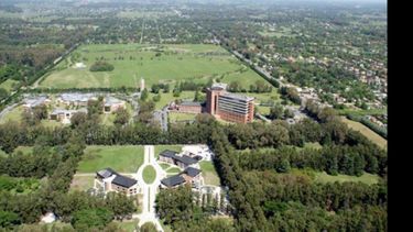 La universidad Austral apuesta toda su artillería al campus de Pilar, en un predio de 97 hectáreas arboladas..