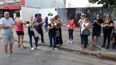 Vecinos de Pellegrini se manifestaron en Edenor..