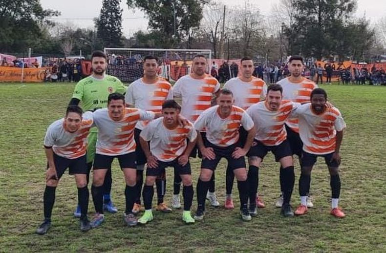 EQUIPO. La Primera de Zelaya arrancó a pura contundencia el Apertura.
