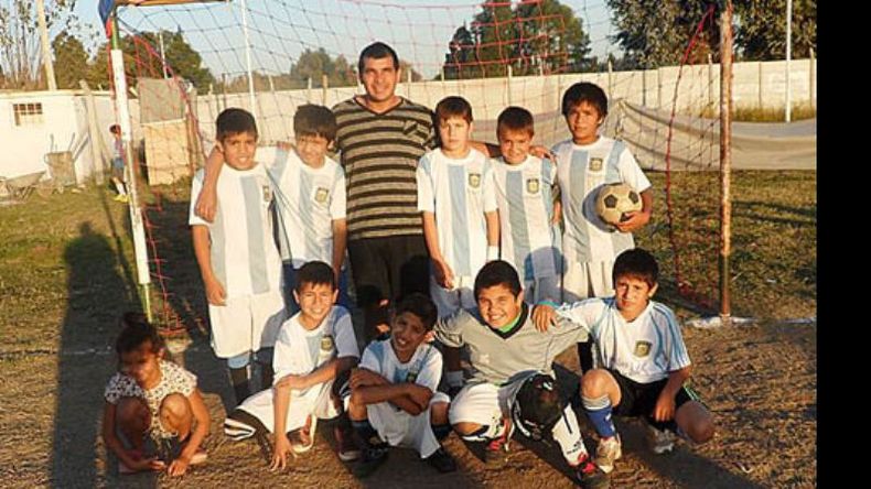 La categoría 2002 de Eva goleó 6-0 a El Fortín..