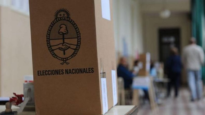 FINAL. Los precandidatos llegan a las urnas con caminatas y pocos actos..