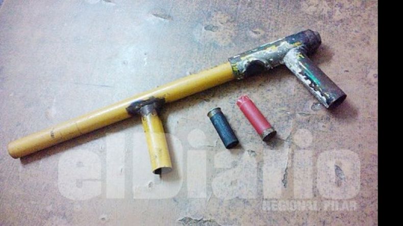 La escopeta de fabricación casera utilizada por los delincuentes..