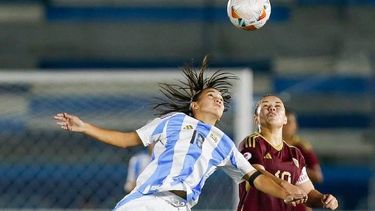 DE CABEZA. Ludueña fue titular en el empate ante Venezuela.