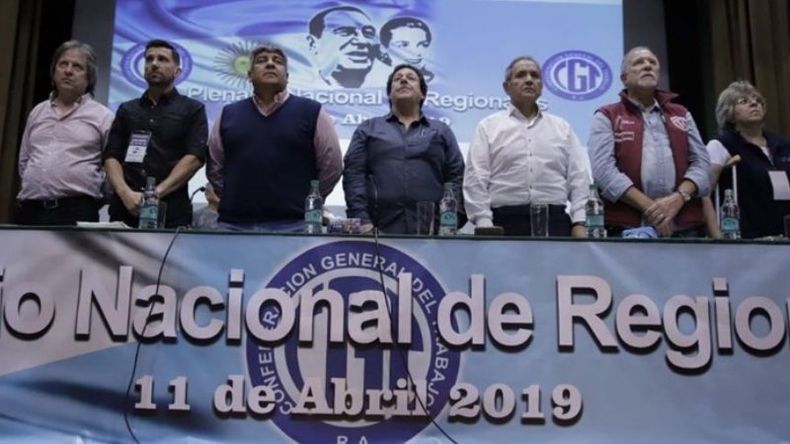 ANUNCIO. En el plenario realizado en SMATA, hubo críticas a las CGT..