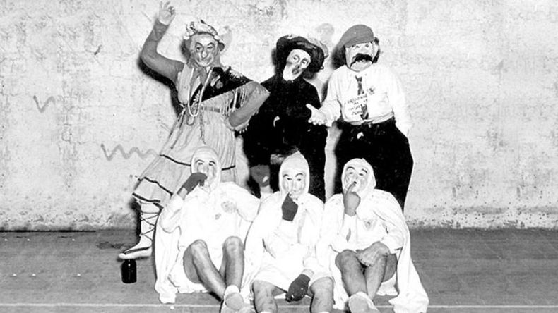 Te conozco, mascarita… En los carnavales de 1952, los rostros de los vecinos fueron un verdadero misterio..