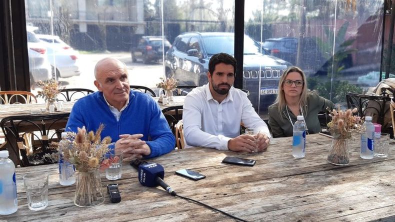 En agosto, Espert y Píparo acompañaron a Tito en Del Viso..