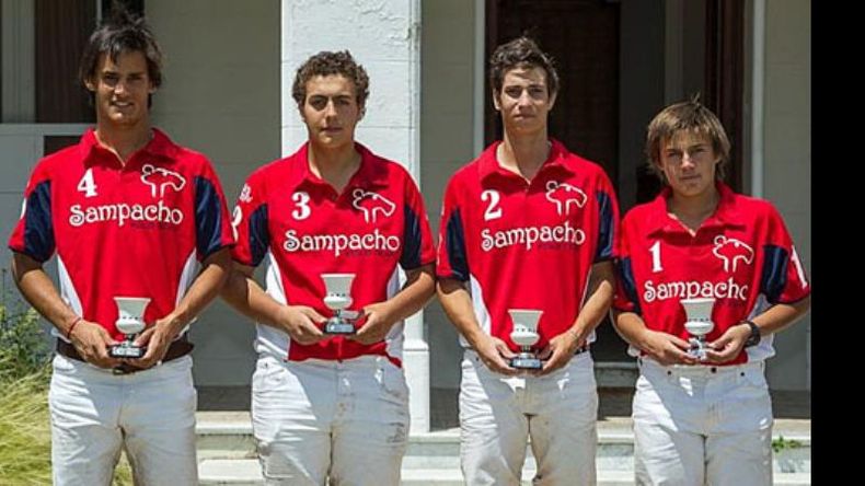 (Matías Callejo). Los chicos de Tortugas ganaron la Copa Juan Cavanagh..