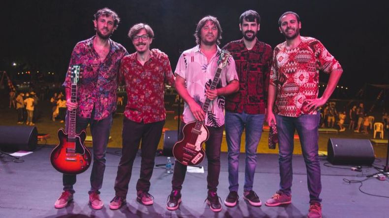 La Dólar homenajea a The Beatles en Sangrenegra.