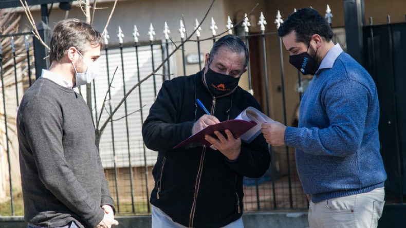 La firma se hizo en los domicilios de los presidentes..