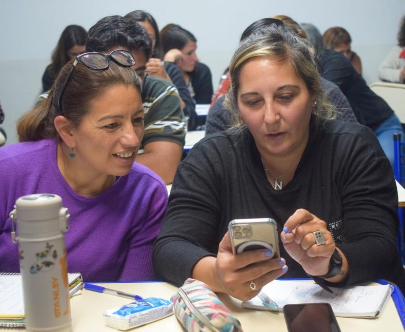 Docentes del distrito recibieron formación en inteligencia artificial.
