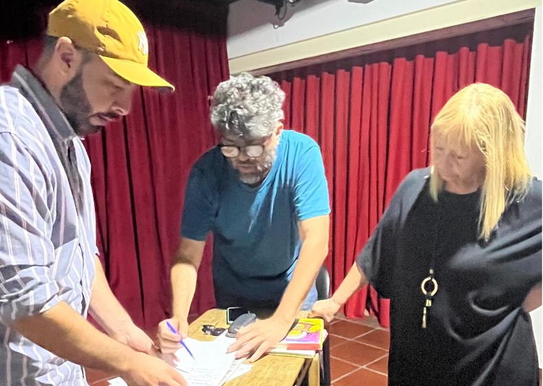 ENSAYO. Chino Méndez, Víctor Koprivsek y Graciela Labale.