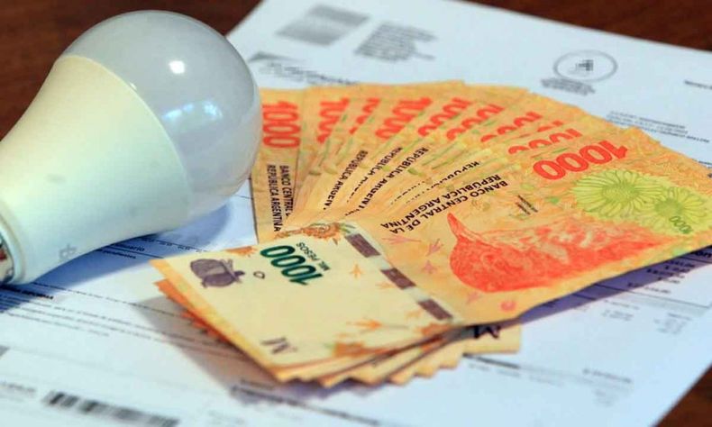 MÁS PESO. El costo de los servicios públicos para un hogar del AMBA subió 10% en junio.