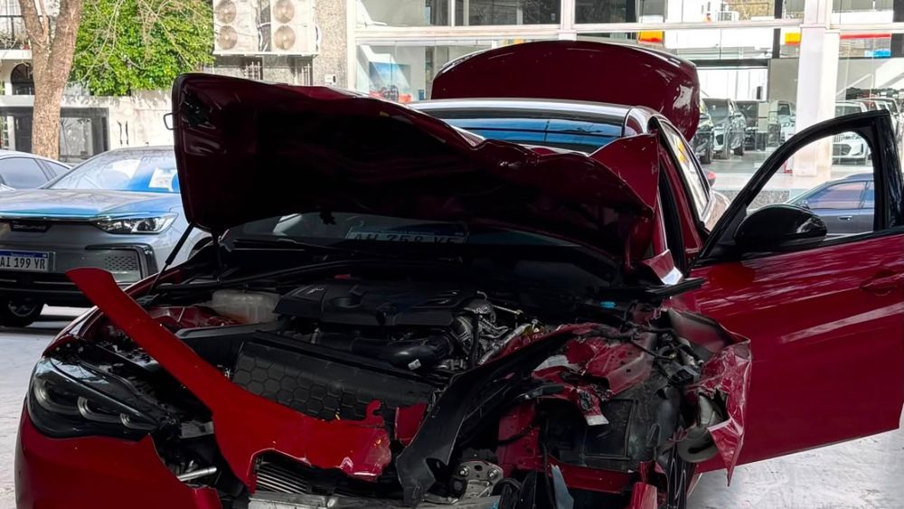 Con el auto en ese estado, el conductor circuló por la autopista Panamericana.&nbsp;