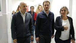 FUNCIONARIOS. Ducoté, Scarci y Paz recorrieron el centro de salud de Alberti. .