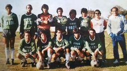 CAMPEONES DEL 86. Arriba: Rodolfo Peralta, José Topo Pérez, Pera Galeano, Satanás García, Chirola García, Pedro Palavecino. Tito Lucas (AC) y Nuri Aguilera (DT). Abajo: Pichi Caparroz, Miguel Coronel, Catunga Bello, El Oreja Obregón y Pato Coronel. .