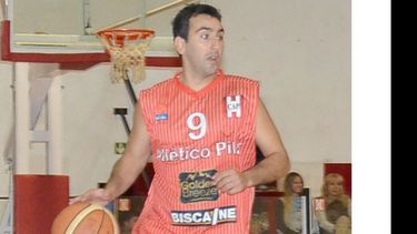 NO ALCANZÓ CON EL MAGO. Hasenauer metió 20 puntos..