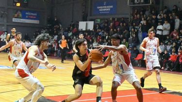 Derqui y Sportivo Pilar completan el clásico Federal Derqui y Sportivo Pilar completan el clásico Federal