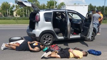 DETENIDOS. En total son cuatro y habían escapado en dos autos distintos.