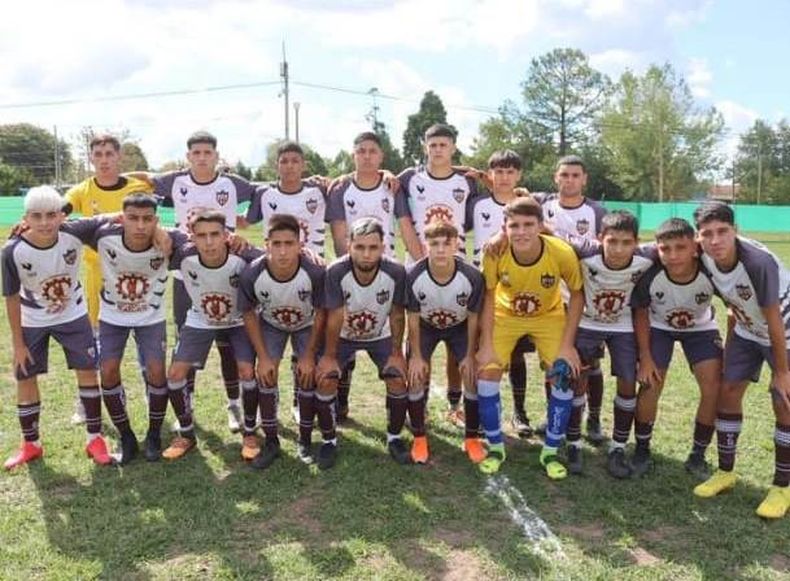 PUNTEROS. Los pibes de Metalúrgico llegaron a la cima de Campeonato A.
