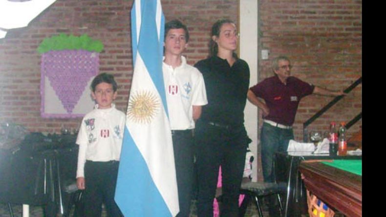 Nacho Block, con la bandera, otra vez en la cima..