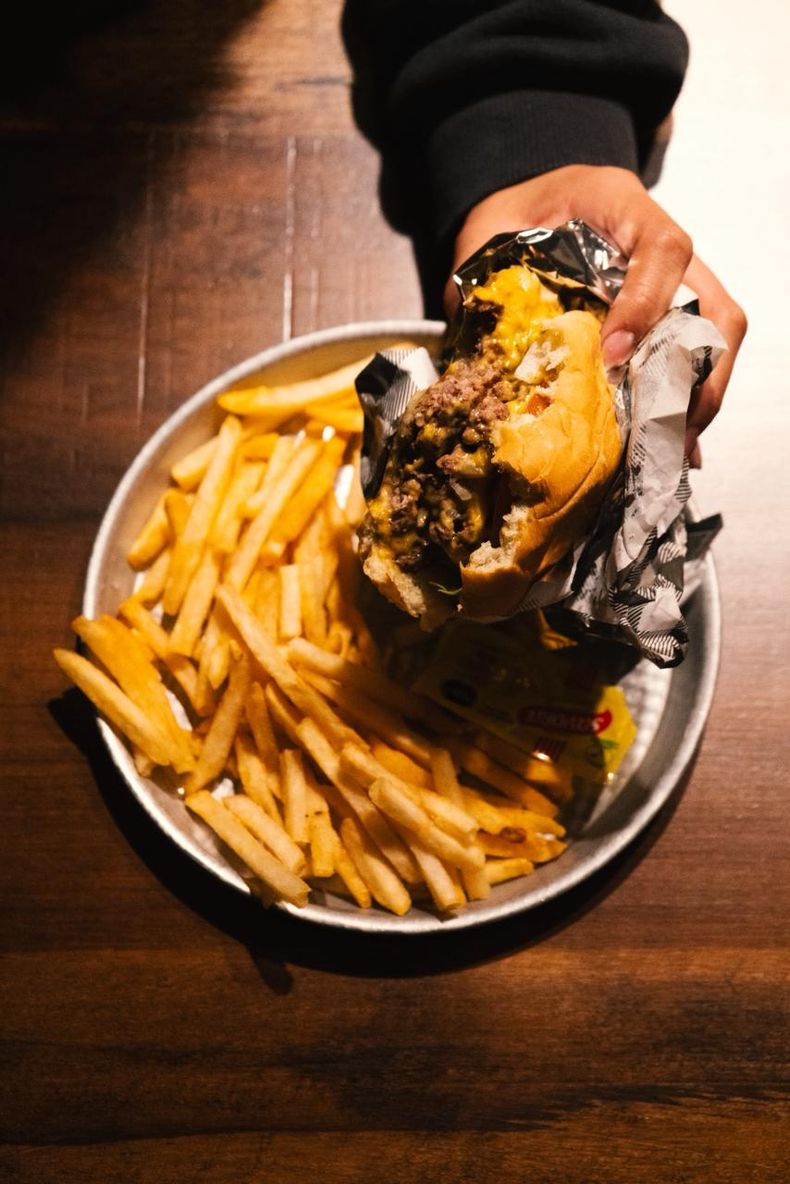 El blend de carnes elegido es la clave del éxito de las hamburguesas de Loren Burgers, afirman sus creadores. 