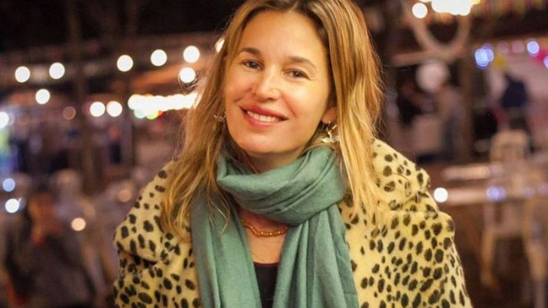 EN EL MERCADO. Bien gracias, la banda que integra Matías Camisani, animó las actividades en La Aldea. Su esposa, la modelo y conductora Dolores Barreiro, siguió atenta el show y regaló su mejor sonrisa para la foto. .