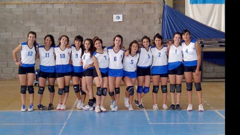 Los equipos femeninos locales están a un paso de la pelea por el título..