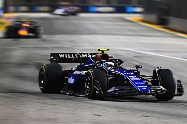 TRES DE TRES. Colapinto completó la carrera en Singapur, un trazado en el que nunca había corrido.&nbsp;