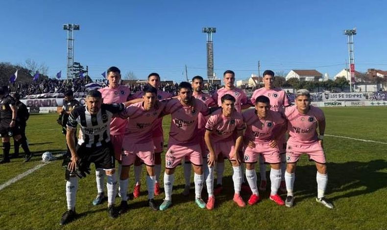 EQUIPO. Real Pilar mantuvo la base del plantel para seguir siendo protagonista.