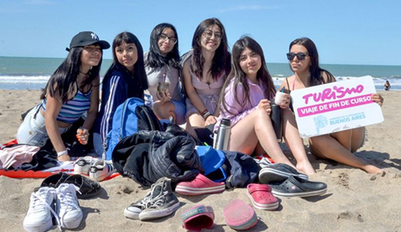 Los viajes se hacen a puntos turísticos bonaerenses.