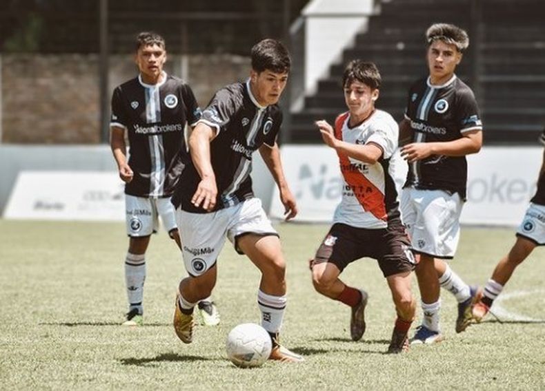 PASE La reserva de Real Pilar empat 1-1 con Lujn y pas por ventaja deportiva