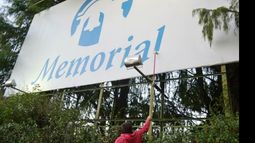 MEMORIA. La intervención al cementerio donde están los restos de jefes genocidas..