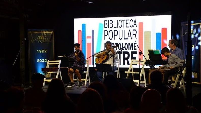 CENTENARIO. La Biblioteca Popular Bartolomé Mitre cumplió 100 años y lo celebró este sábado con una emotiva fiesta de la que participaron artistas locales. .