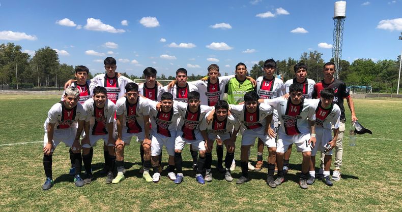 LÍDER. Como en Primera, la Sub 21 de Villa Rosa mira a todos desde la cima.