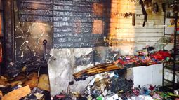 Las pérdidas materiales en la vivienda fueron casi totales. Las pérdidas materiales en la vivienda fueron casi totales.