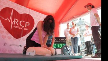 NECESARIO. Los cursos de RCP, para saber cómo actuar frente a una emergencias, cada vez más frecuentes..