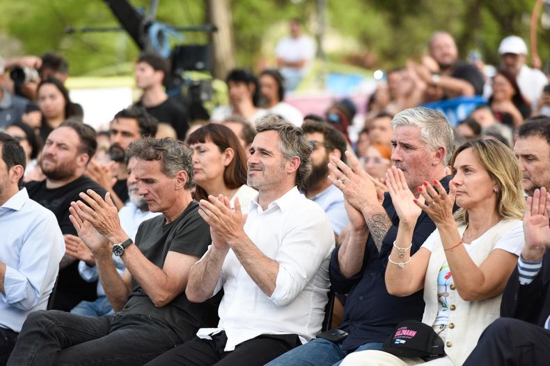 EN PRIMERA FILA. Federico Achával participó este jueves del acto de cierre de campaña de Fuerza Patria.&nbsp;