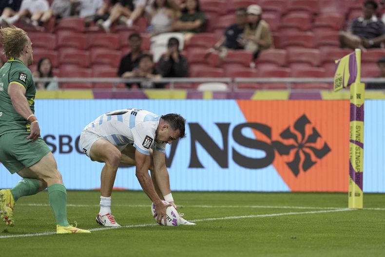 Tobías Wade le pone el sello a una corrida tremenda en el duelo ante Irlanda.