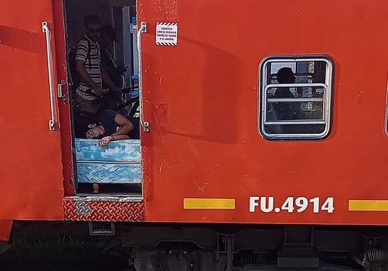 Coche camarote en el Belgrano Norte. Guille Fernandez.