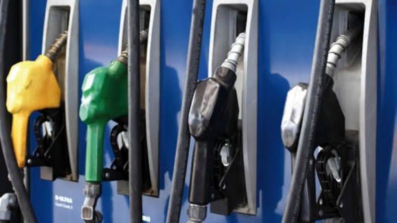 SIN COMBUSTIBLE. No habrá atención en las estaciones de servicio..