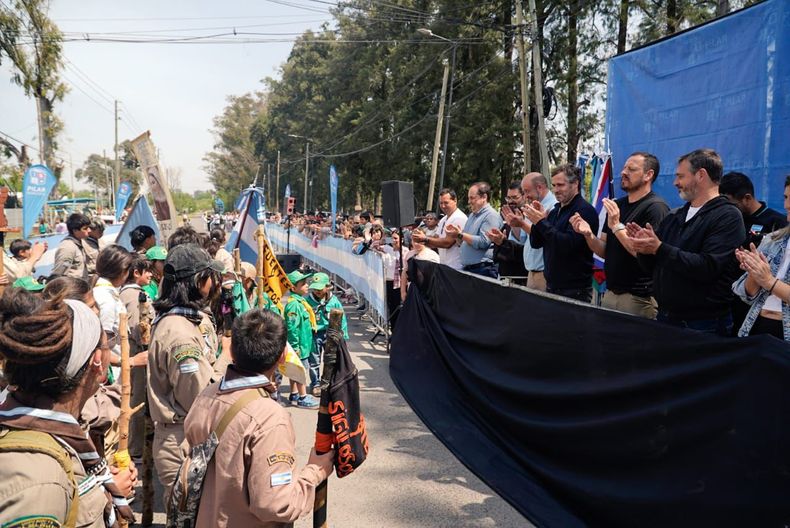 El intendente Federico Achával celebró las Patronales junto a los vecinos de San Francisco. 