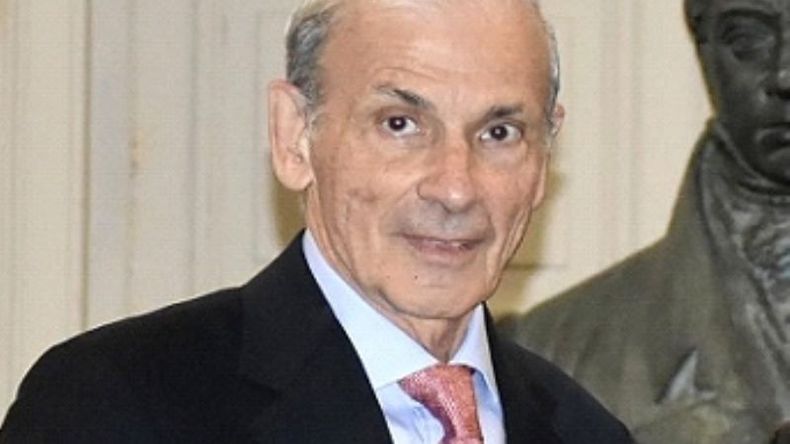 MÉDICO. Pedro Saco..