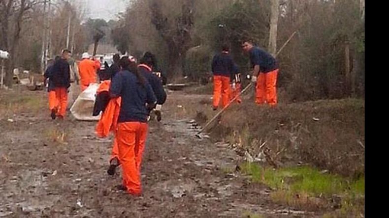DUROS. Quebracho envió a sus militantes con mamelucos naranjas..
