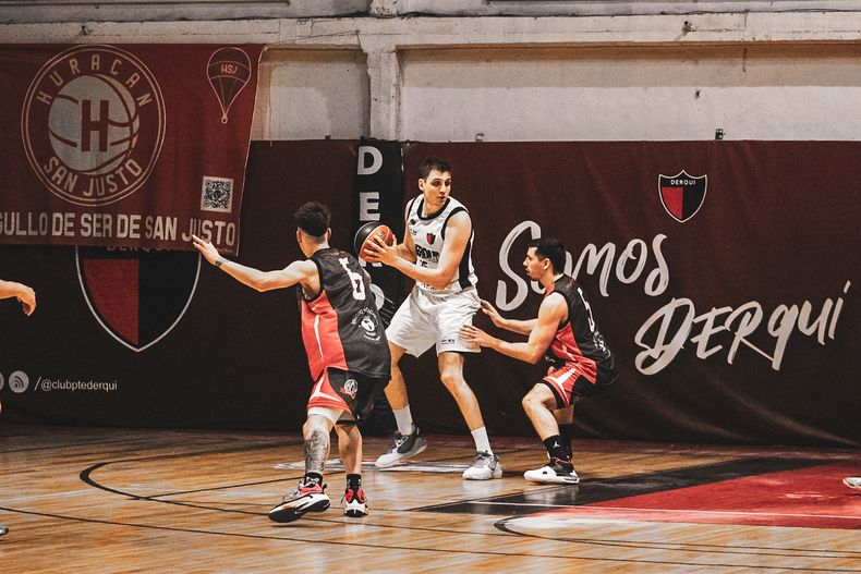 Presidente Derqui tuvo en Guillermo López a uno de sus goleadores.