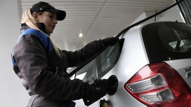 YPF aumentó un 0,4% promedio el valor de sus combustibles.&nbsp;
