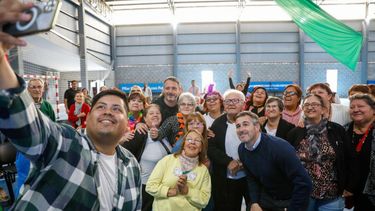 SELFIE. Achával destacó el valor de los jubilados para seguir construyendo una sociedad mejor.
