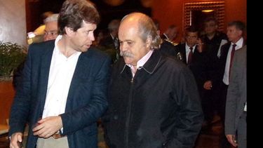 Alejandro Granados sale del Sheraton tras la cumbre. Mañana vuelve a Pilar..
