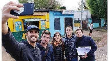 SELFIE. El presidente del Concejo Escolar, Pablo Donoso, y su equipo. .